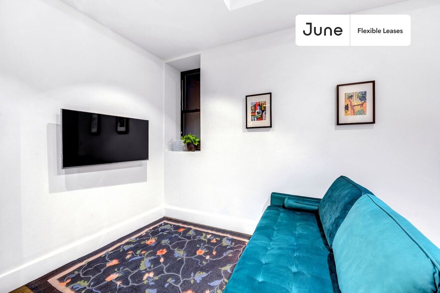 Building Photo - Adorable ROOM at The Atlantic House