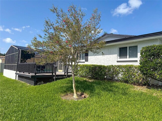 Building Photo - 1900 Sandpiper Dr