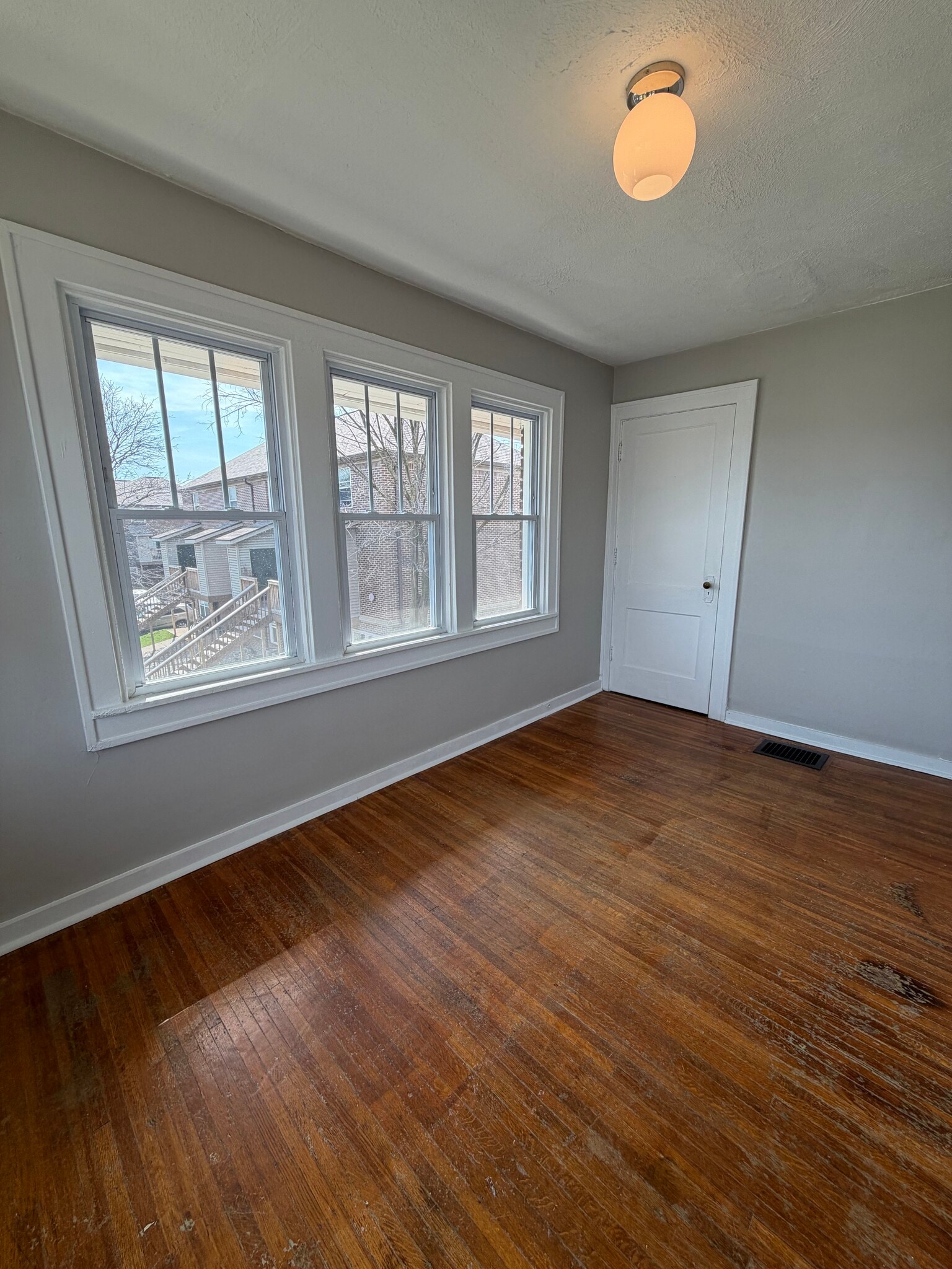 Building Photo - 3827 Central Ave