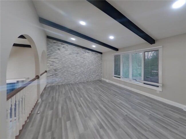 Building Photo - 12911 Overlook Rd