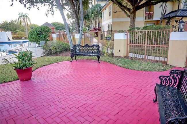 Building Photo - 7610 Westwood Dr