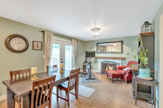 Building Photo - Wonderfully Updated Ranch Home in Bethany near Rock Creek, Westview High School and Sommerset W. ...