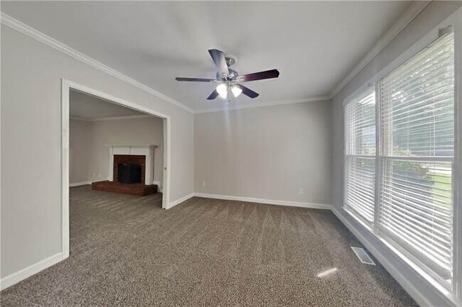 Building Photo - 704 Kirkwood Cir