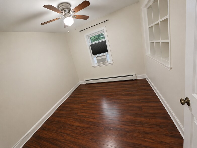 Building Photo - 1510 Pine Acres Blvd