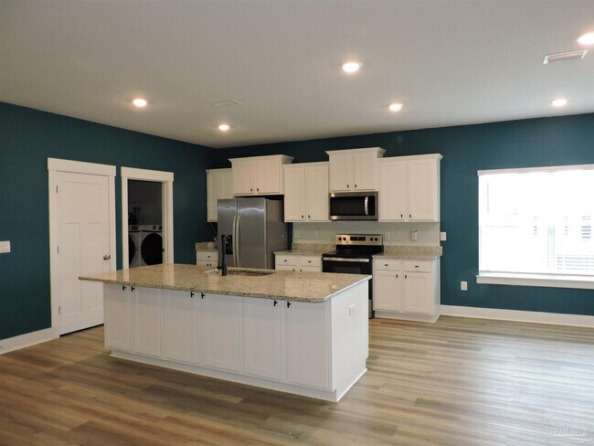 Building Photo - 10696 Davenport Lp