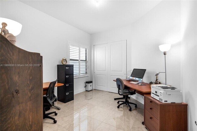 Building Photo - 4538 SW 173rd Ave