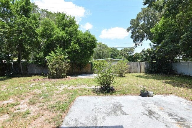 Building Photo - 1501 Vantage Dr