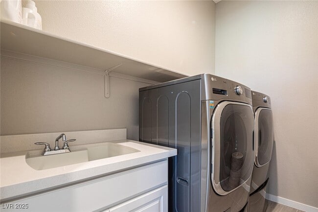 Building Photo - 832 Canonbury St