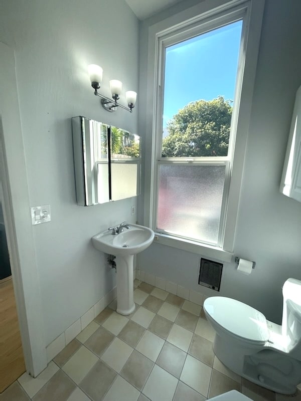 Building Photo - 1107 Oak St