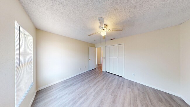 Building Photo - Beautiful 3 Bed/2 Bath Single Family Home ...