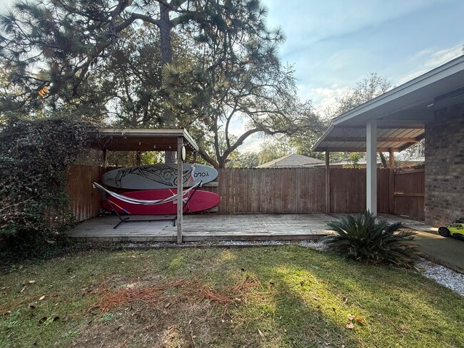 Building Photo - 411 Niceville Ave