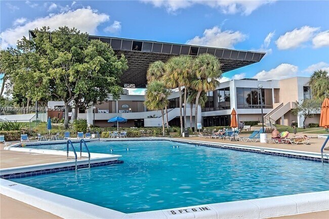 Building Photo - 6921 Environ Blvd