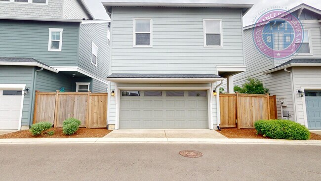 Building Photo - REED'S CROSSING!  Luxury Home, Stylish Amenities, Central Air-Conditioning, Close To Nike & Intel