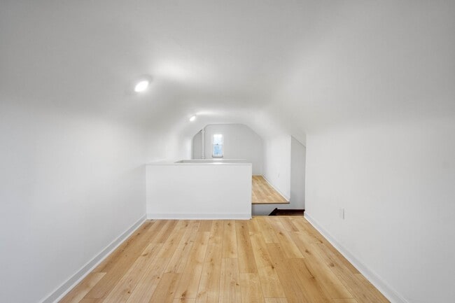 Building Photo - READY FOR MOVE IN! Check out this STUNNING 3 bedroom in Munhall!