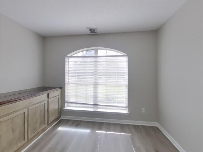 Building Photo - 1615 Trail Forest Ct