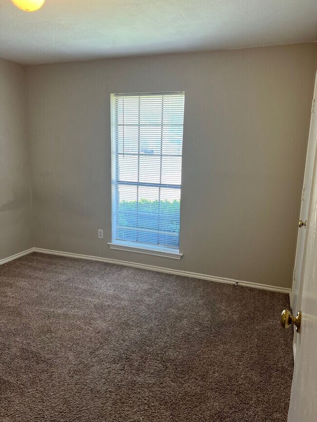 Building Photo - 11815 Garden Terrace Dr
