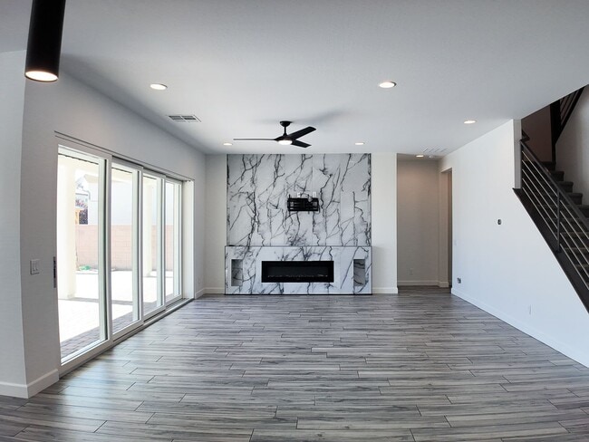 Building Photo - Exquisite Luxury Rental in Prestigious Gated Tule Springs Community