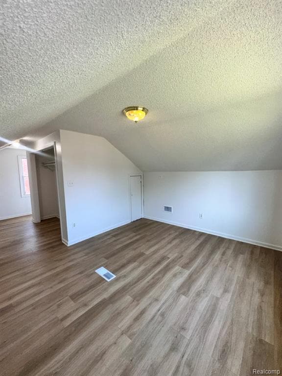 Building Photo - 18071 Albion Ave