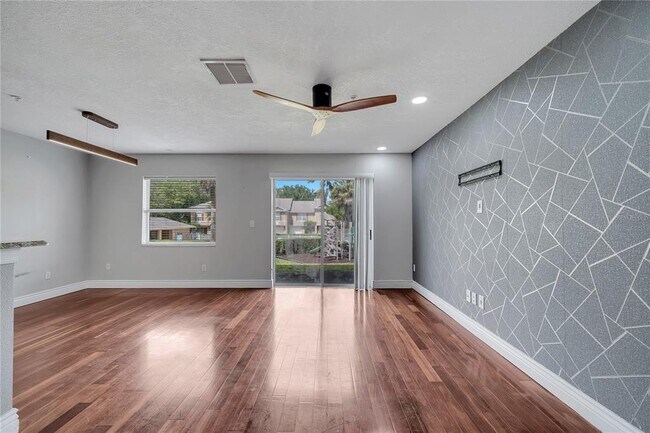 Building Photo - 200 Sterling Springs Ln