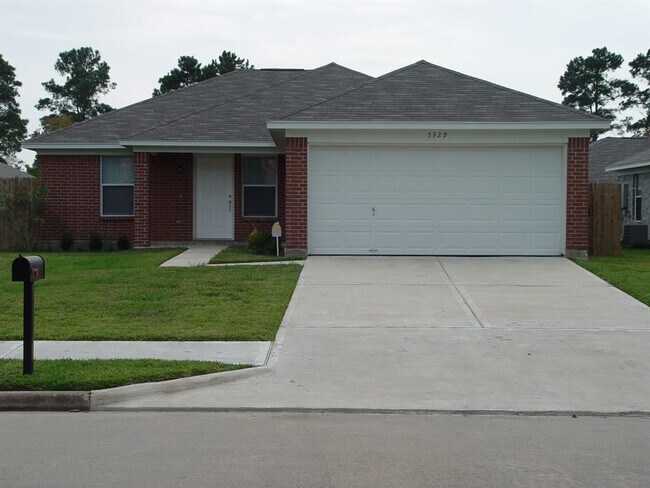 Primary Photo - 5329 Tallowwood Terrace