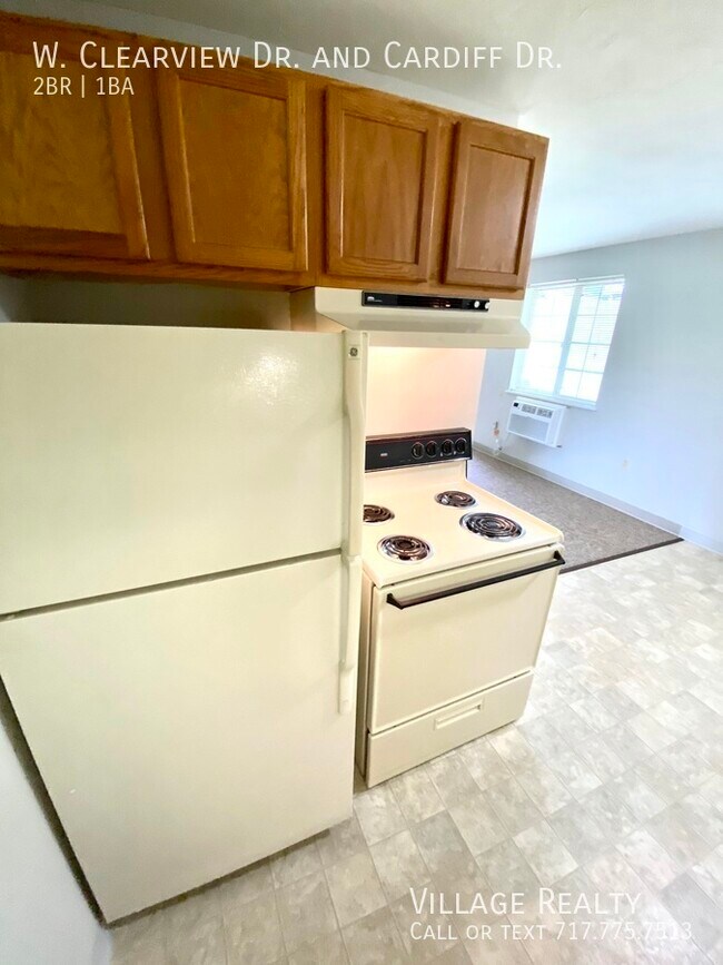 Building Photo - 51 W Clearview Dr