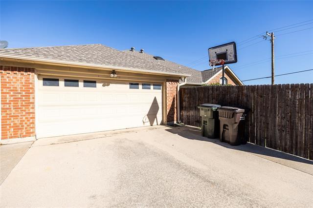 Building Photo - 1400 Sacramento Terrace