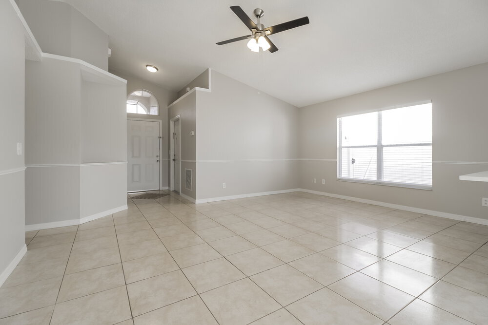 Building Photo - 13710 Glasser Ave