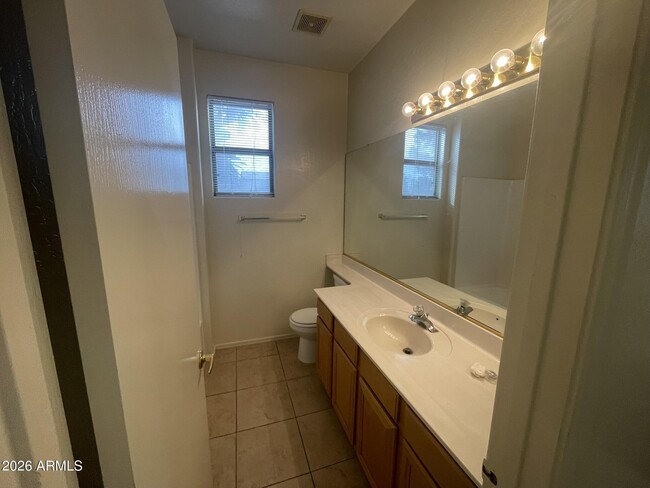 Building Photo - 291 S Forest Dr