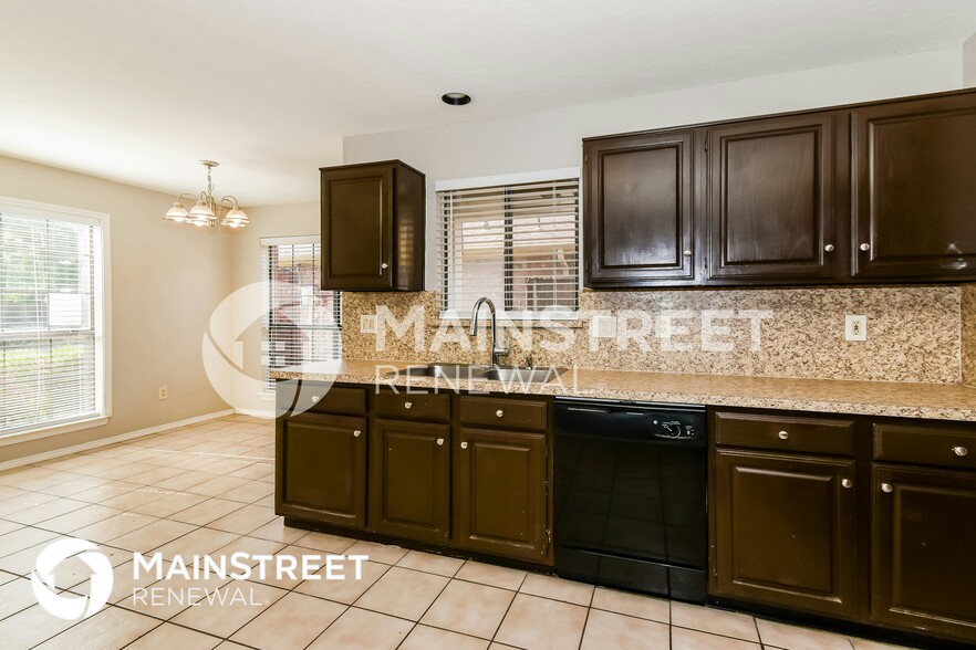 Building Photo - 6820 Moccasin Dr