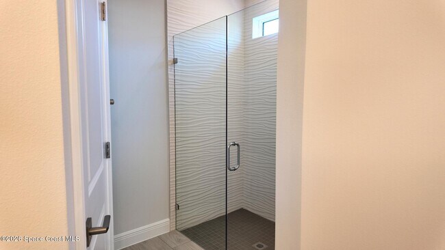 Building Photo - 414 Grove Ln