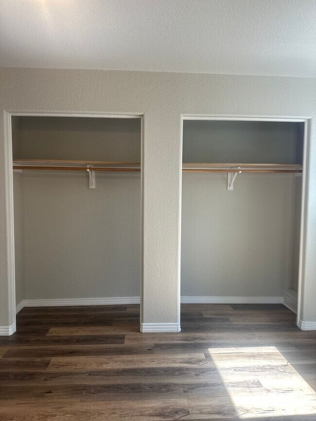 Building Photo - 245 NW Tumalo Ave