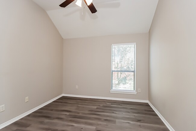 Building Photo - 13323 Lake Passage Ln