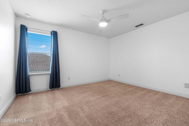 Building Photo - 235 Silverleaf Village Dr
