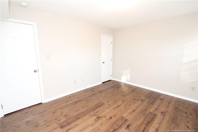 Building Photo - 3905 Lexington Dr