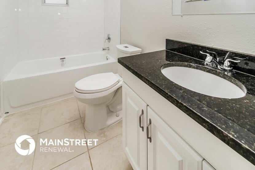 Building Photo - 701 Palm Springs Dr