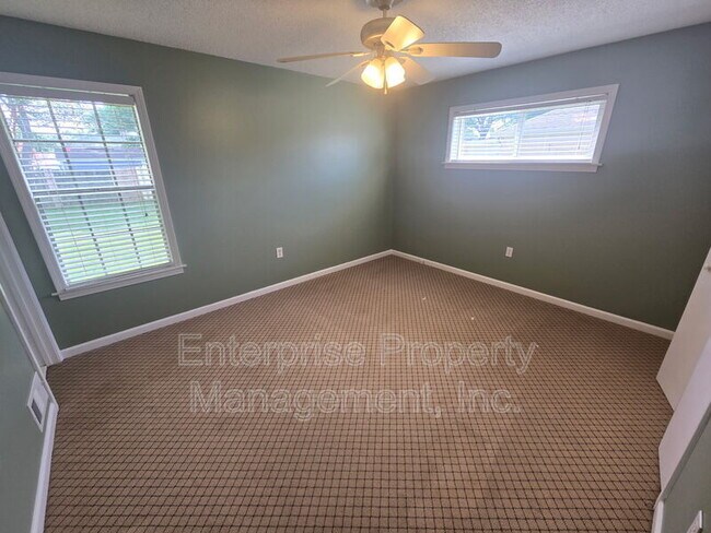 Building Photo - 6967 Dawnhill Rd
