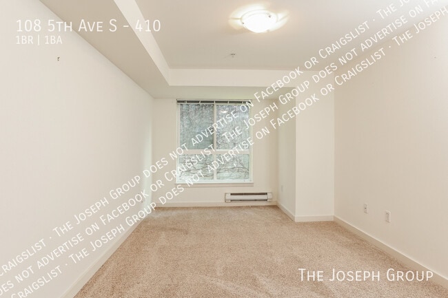 Building Photo - 108 5th Ave S