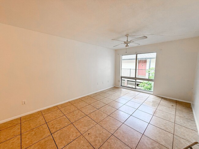 Building Photo - Summit House M-26