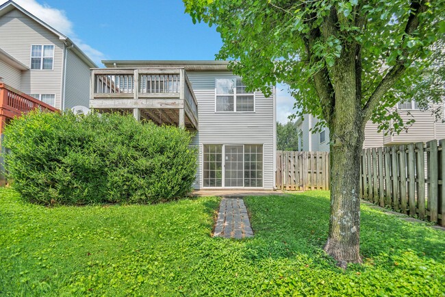 Building Photo - Highly sought after Chesney Glen division. 3 bedroom 2.5 Bath home in hermitage.