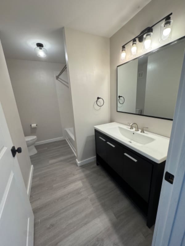 Building Photo - 323 Sheffield Ct