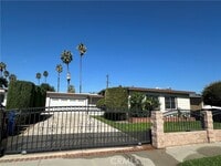 Building Photo - 339 N Siesta Ave