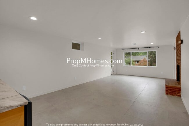 Building Photo - Gorgeous 4 Bedroom Mid-Century Modern in SW!