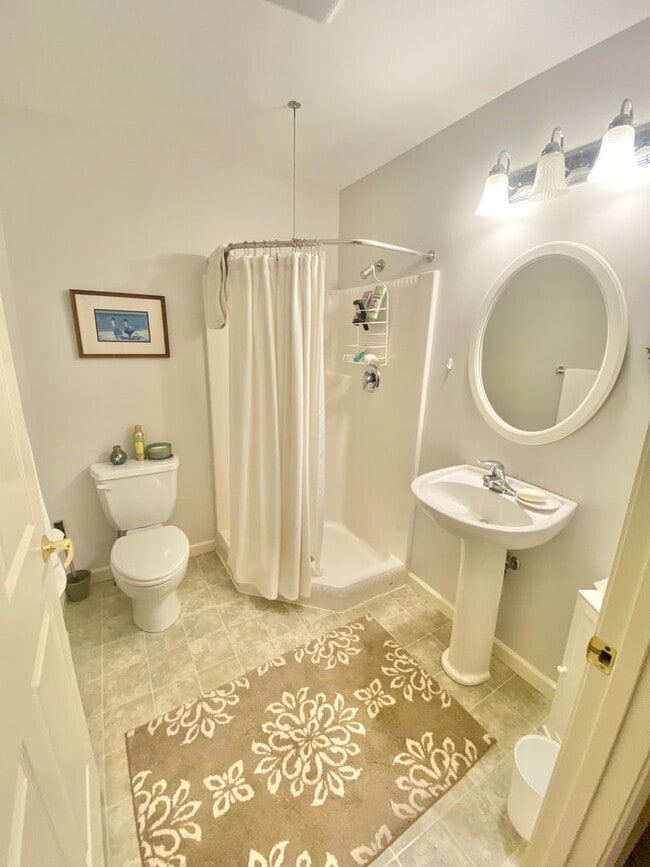 Building Photo - Furnished 2 or 3 bedroom condo Essex Junction SHORT TERM LEASE