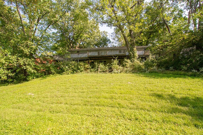 Building Photo - 715 Bluffdale Dr