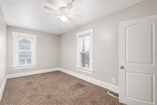 Building Photo - 24 E Blake Ave