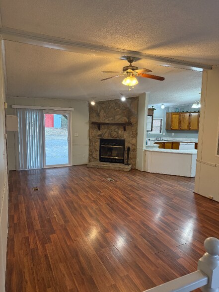 Building Photo - 2182 Posey Hill Rd