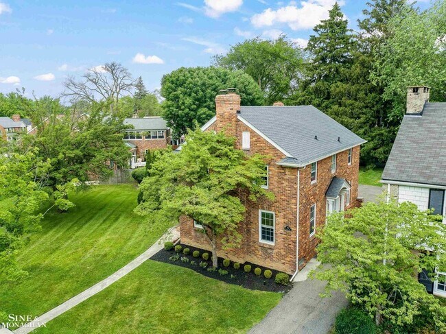 Building Photo - 276 Lewiston Rd