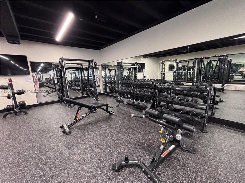 Building Photo - 403 NW 68th Ave