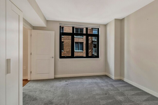 Building Photo - 1117 10th St NW