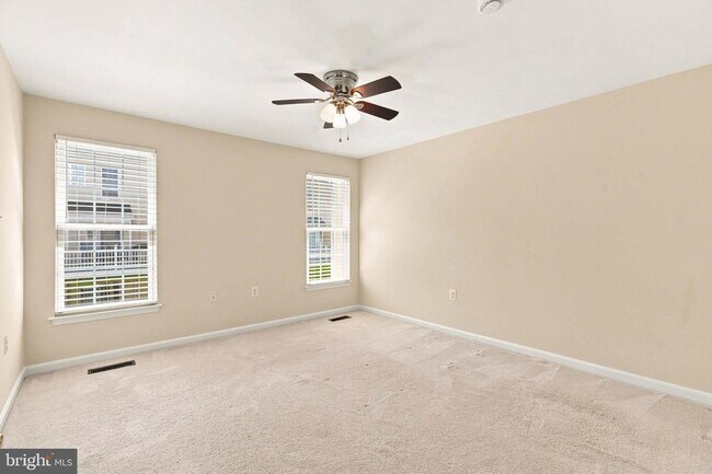 Building Photo - 107 Hearth Ct